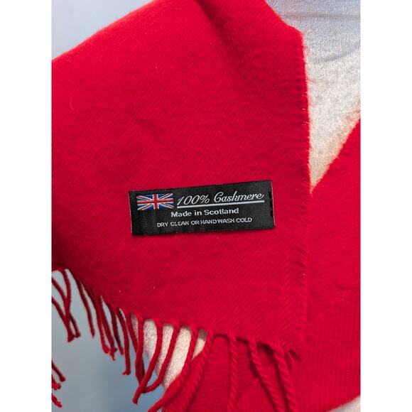 Made in Scotland 100% Cashmere Red Scarf Fringe Soft Winter Christmas Holiday - Picture 4 of 4